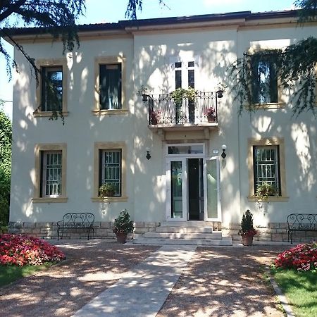 B&B Villa dei Pini Domegliara Exterior foto