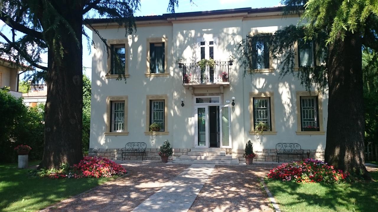 B&B Villa dei Pini Domegliara Exterior foto